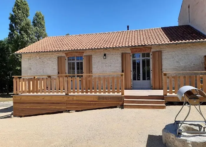 foto di Gite de charme individuel à la campagne Xanton-Chassenon