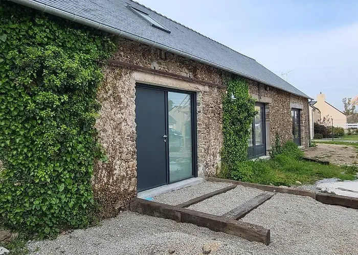 PrinquiauLongere En Pierre Avec Piscine Chauffee别墅照片