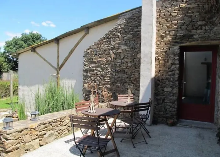 Фото Chambre Rustique Avec Lit King-Size, Cheminee, Petit-Dejeuner Et Equipements Pour Enfants A Bouvron - Fr-1-306-1249