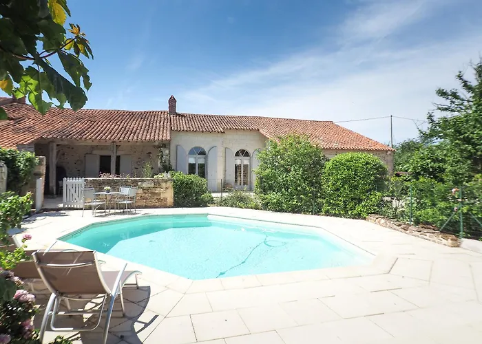 Logis La Tour - Gite Orangerie Saint-Laurent-de-la-Salle φωτογραφία