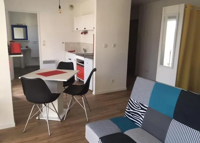 Beau Studio Appart Meuble A La Suze Dispo Septembre 2025 photo