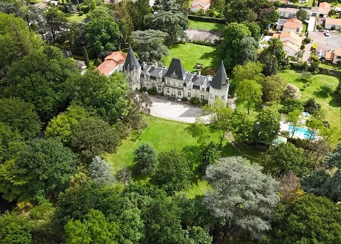 Chateau Du Bois De La Noe Bouaye photo