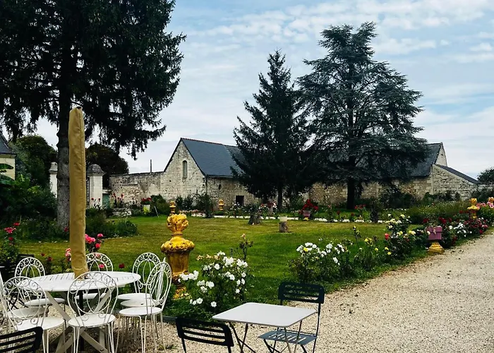 Chateau De La Thibaudiere - Chambre Familiale Allonnes  photo