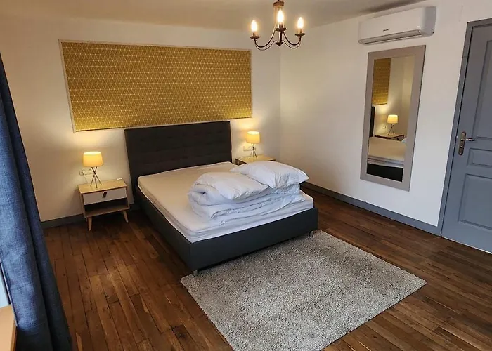 Saint-Germain  Renovated House With 4 Private Suites תמונה