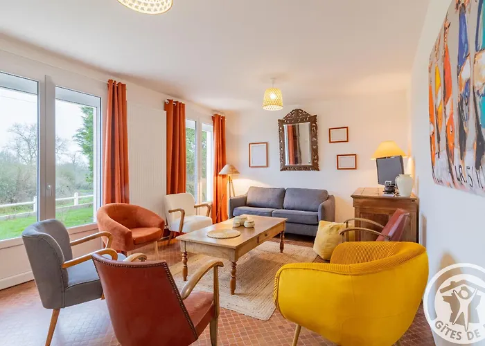 Photo de Grand gîte familial près du Puy du Fou, wifi, animaux admis, jardin - FR-1-622-96 Yzernay