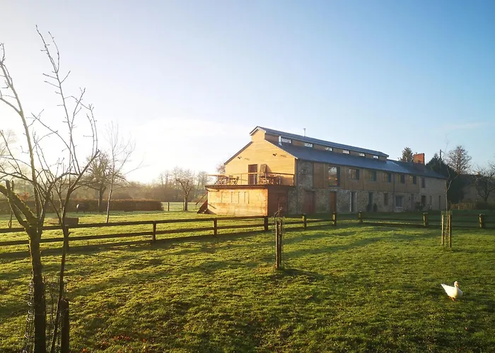 Les Pres Grand Lodge Montigne-le-Brillant photo