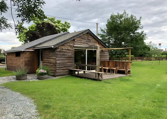 Cabane Au Bord D'Un Etang Brissac-Quincé képek