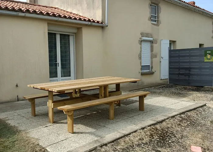 foto di Maison rénovée en campagne avec Wifi - FR-1-426-288 Les Clouzeaux