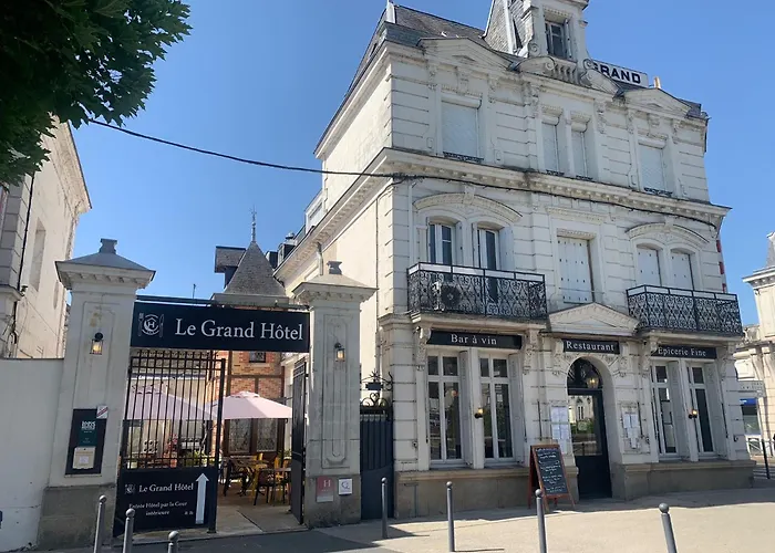 Logis Le Grand Hotel Château-du-Loir foto