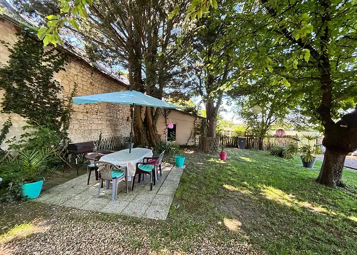 Фото Gite La Poiteviniere, Jardin, Barbecue, Proche Saumur, 7 Couchages Neuille