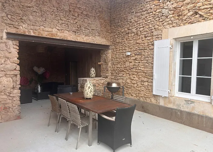 Фото Le Clos Francis, Gite De Charme Proche Du Futuroscope Allonnes 