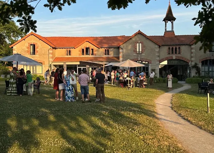 Фото Отель Domaine De Brandois Les Achards 