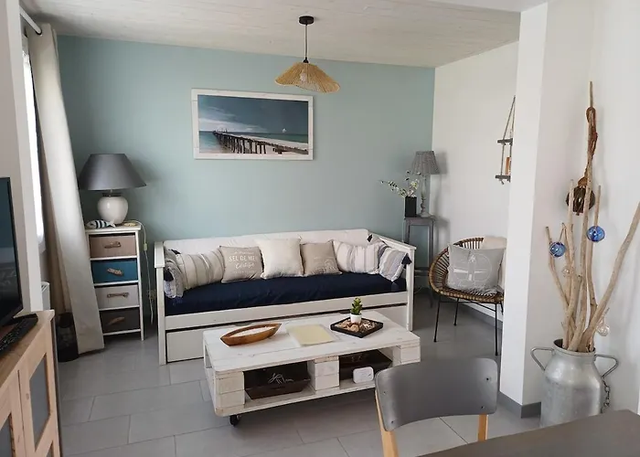 Maison 2 Chambres Sur Terrain Clos Proche Mer サンティレール・ド・リエの写真