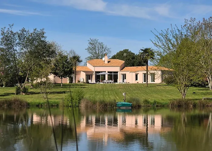 O Repos De L'Etang - Maison Sereine En Vendee, Ideale Familles, Amis & Seminaires Intimistes Sainte-Hermine photo