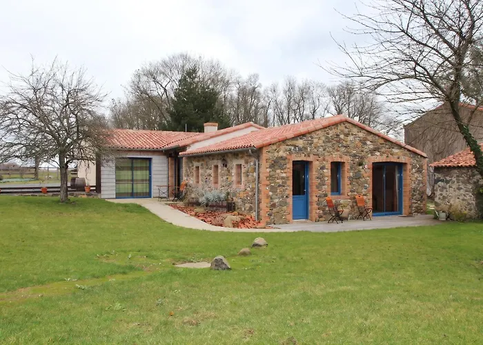 Photo de Maison de 3 chambres avec jardin clos et wifi a Mouzillon