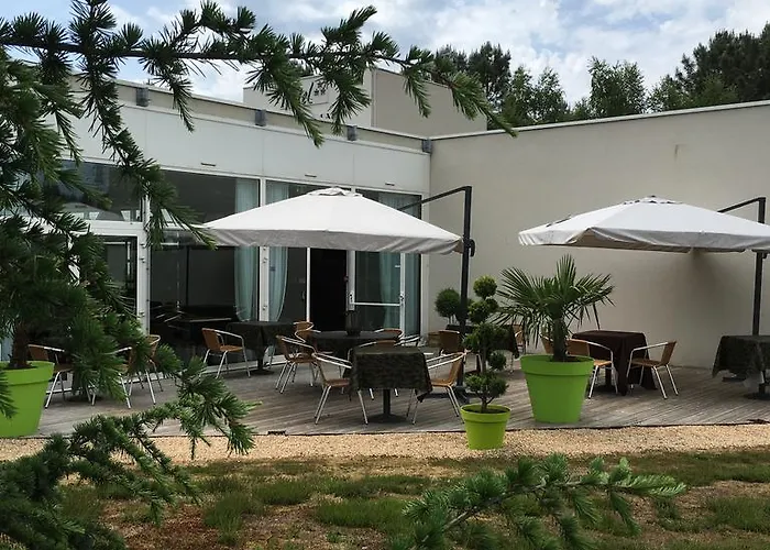 Logis Des Sittelles Hotel Montfort-le-Gesnois photo
